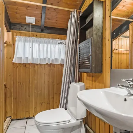 2 Bedroom Beautiful In Ferienhaus Eskebjerg