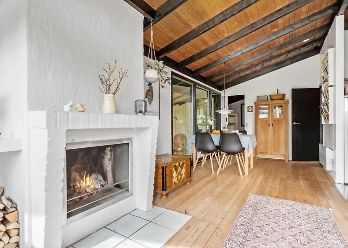 2 Bedroom Beautiful In * Eskebjerg