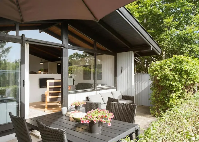 2 Bedroom Beautiful In Semesterbostad *